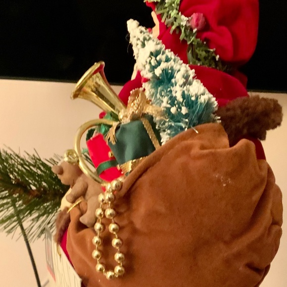 Fabric Mache Father Christmas - Picture 5 of 7